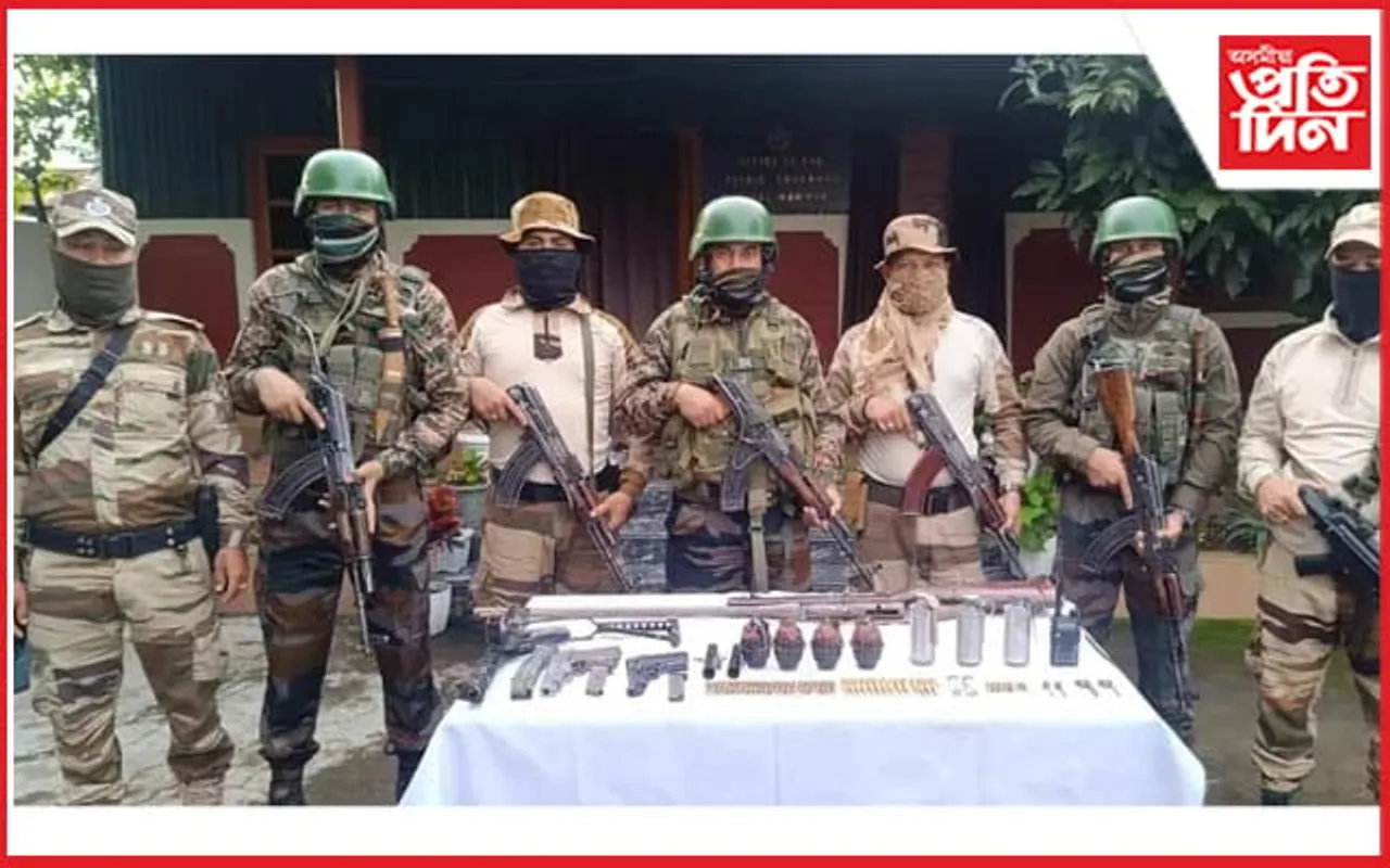থৌবাল জিলাত বৃহৎ পৰিমাণৰ অবৈধ অস্ত্ৰ জব্দ...